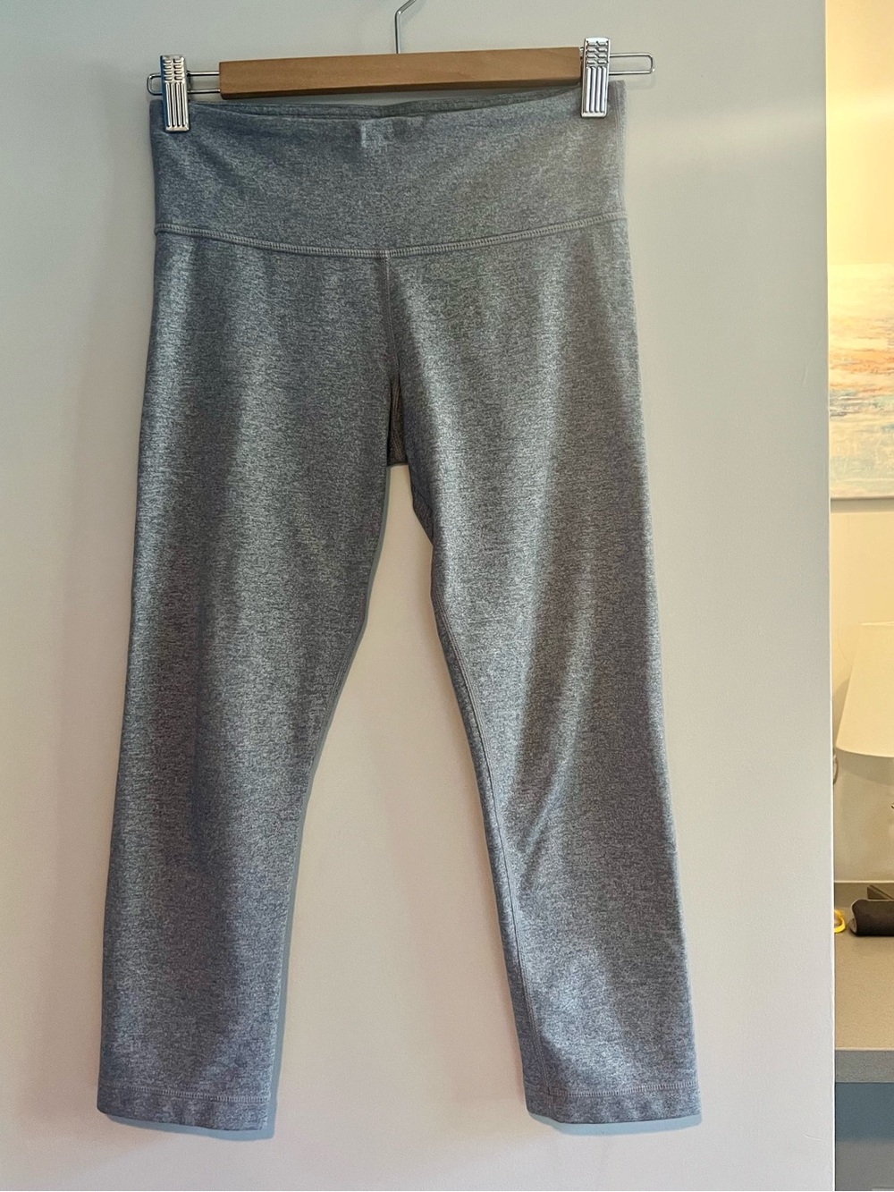 Lululemon Gray Capri Leggings Sz 4